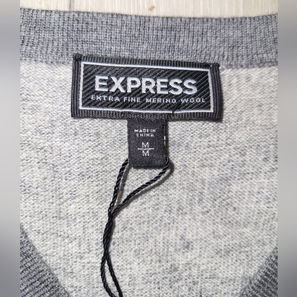 ⚪️ NWT Express V-Neck Gray Marble Cotton Sweater - Picture 3 of 7